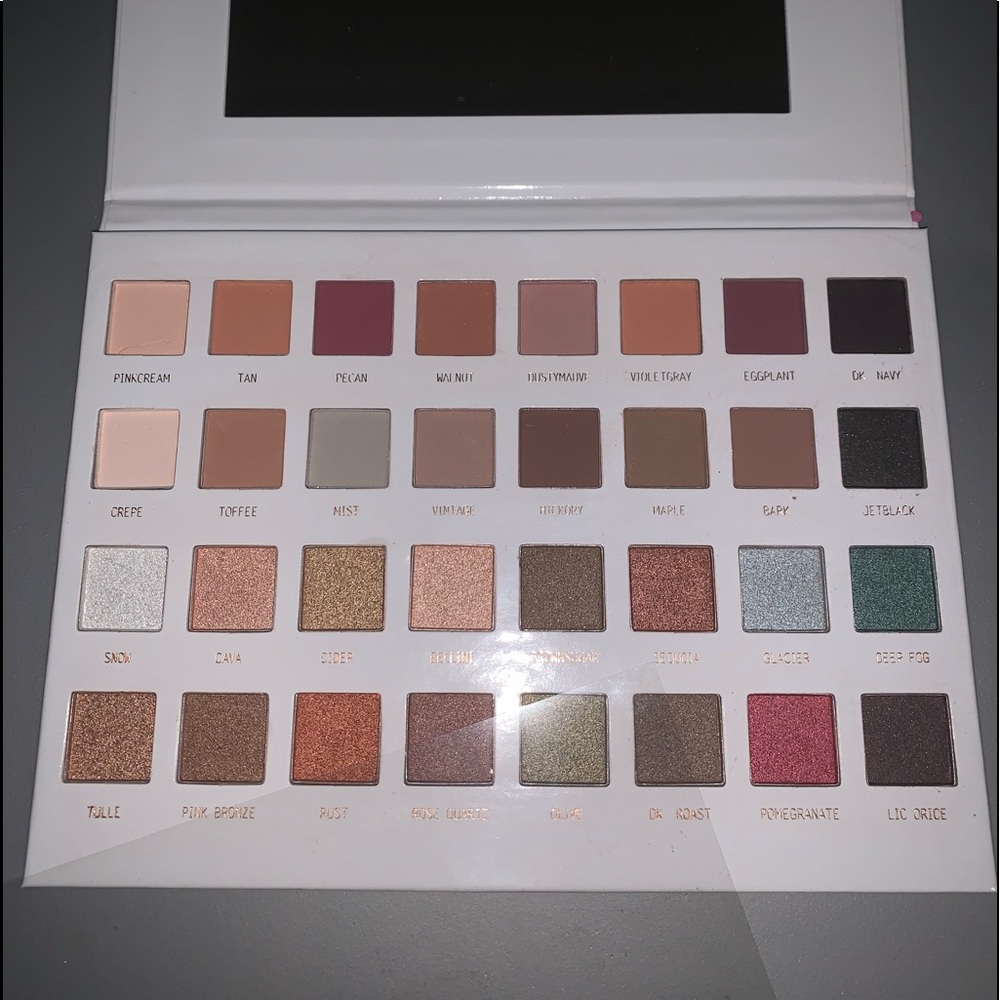 Eyeshadow palette